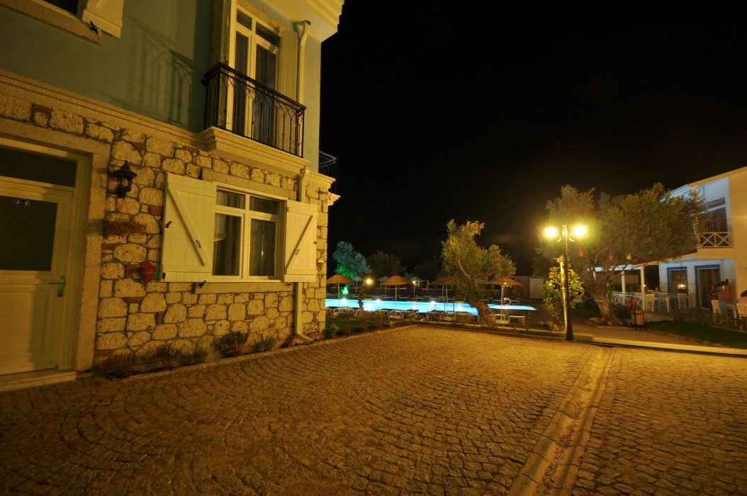 Zeytin Arasi Apart Otel