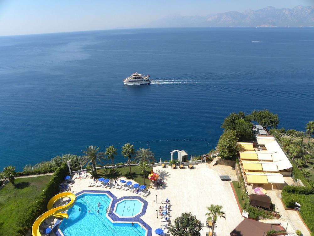 Adonis Hotel (not Accepting Men Only Booking)