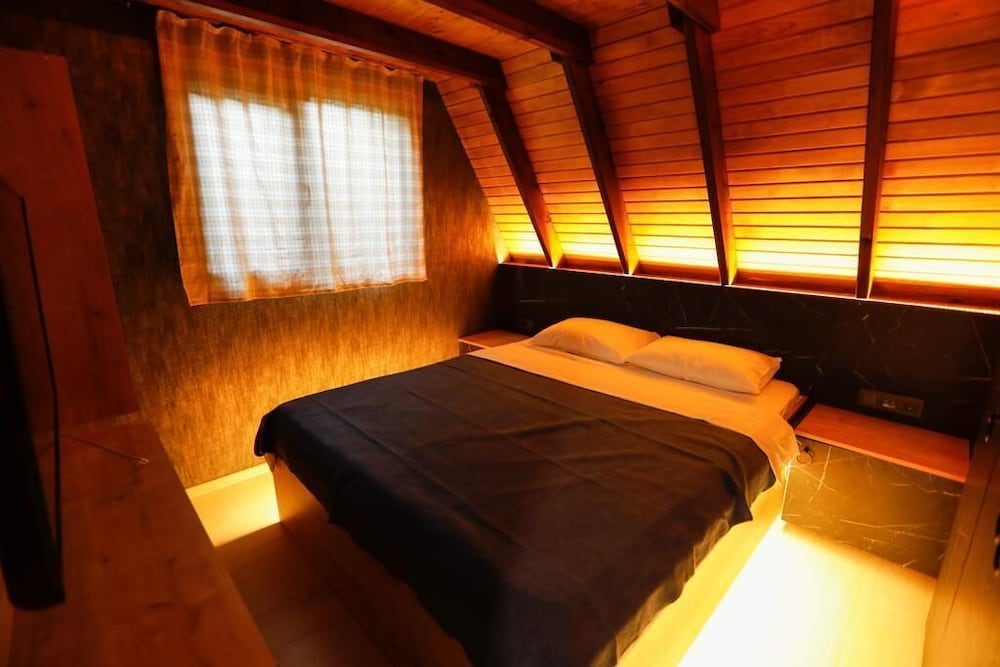Pafuli Bungalov (Limited Hours Front Desk Need To Contact Property In Advance)