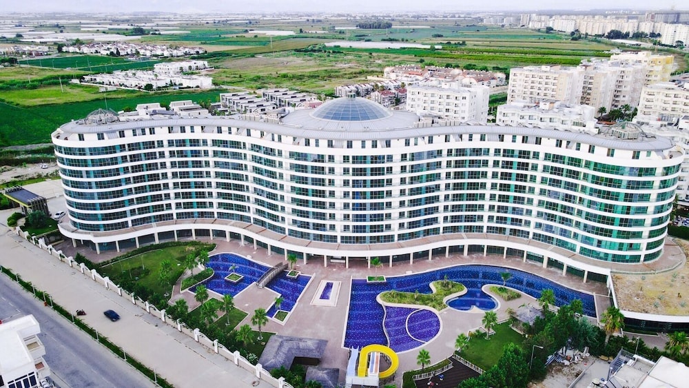 Sirius Town Residence And Spa (20Km Away From Antalya)