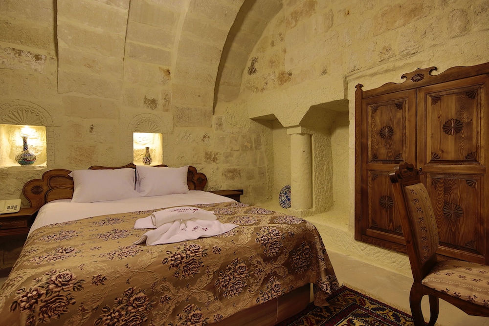 Fairyland Cave Hotel Special Class (Also Known As Fairyland Cave Hotel)