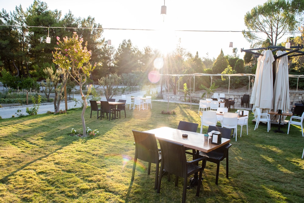 Myhouse Urla Butik Otel (58 Km Away From Izmir)