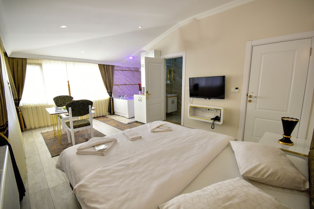 Loca Suit Otel (37Km Away From Istanbul)