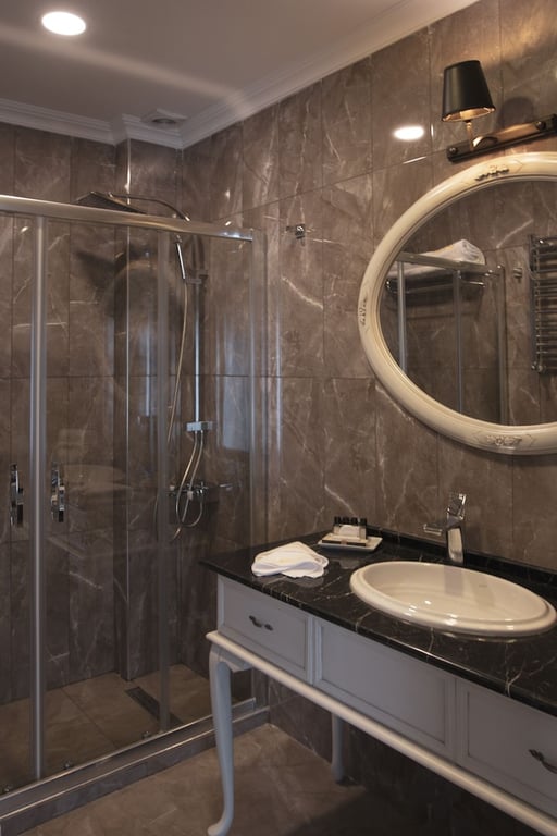 Louis Rooms (no Front Desk)