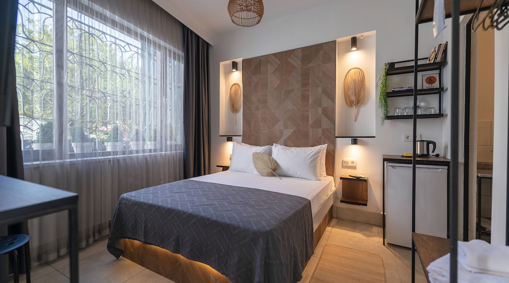 The Easy Rooms Terrace(contact To Property In Advance)