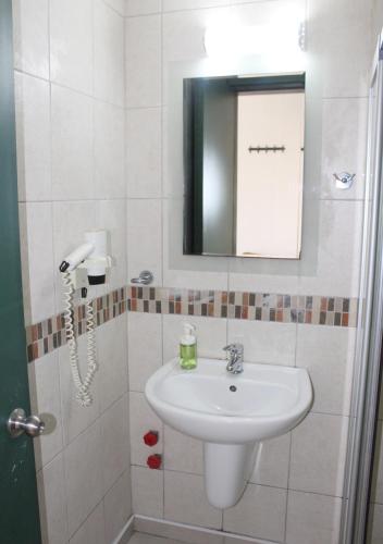 Avlu Hotel (43 Km Away From Antalya)