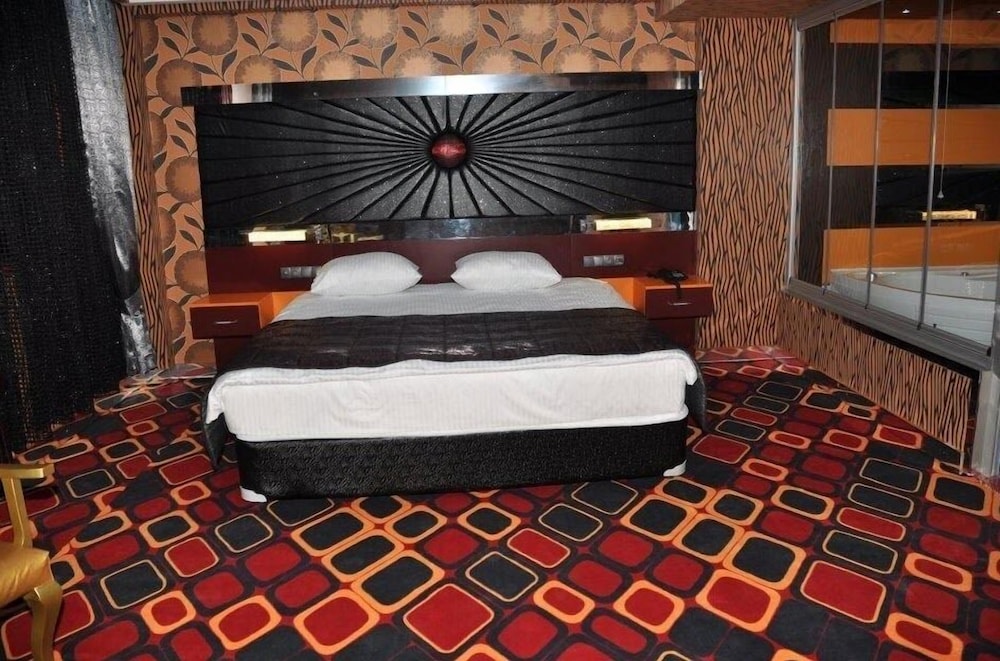 Murat Otel