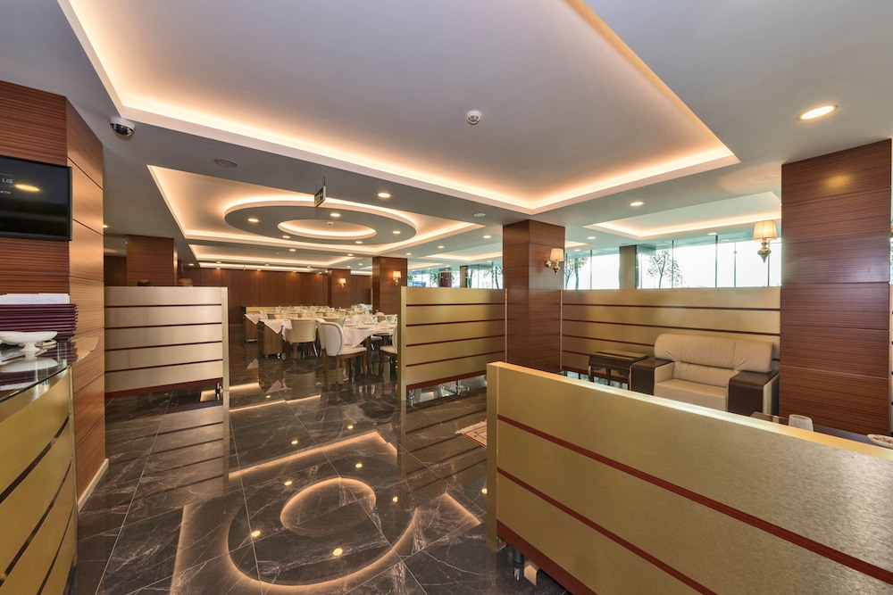 Cevheris Hotel