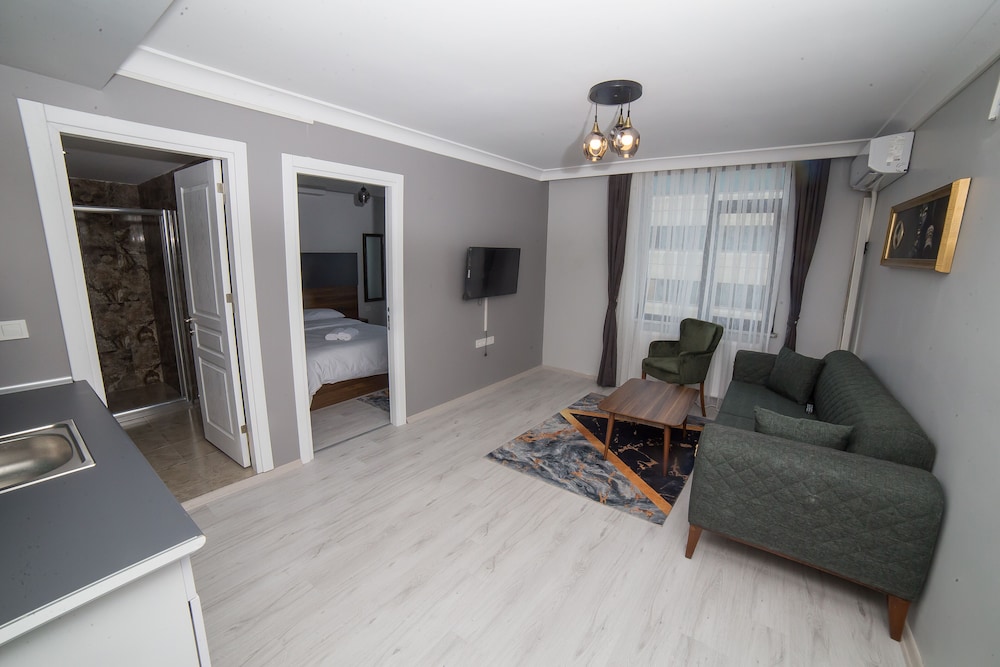 Alya Suit (26km Away From Istanbul)