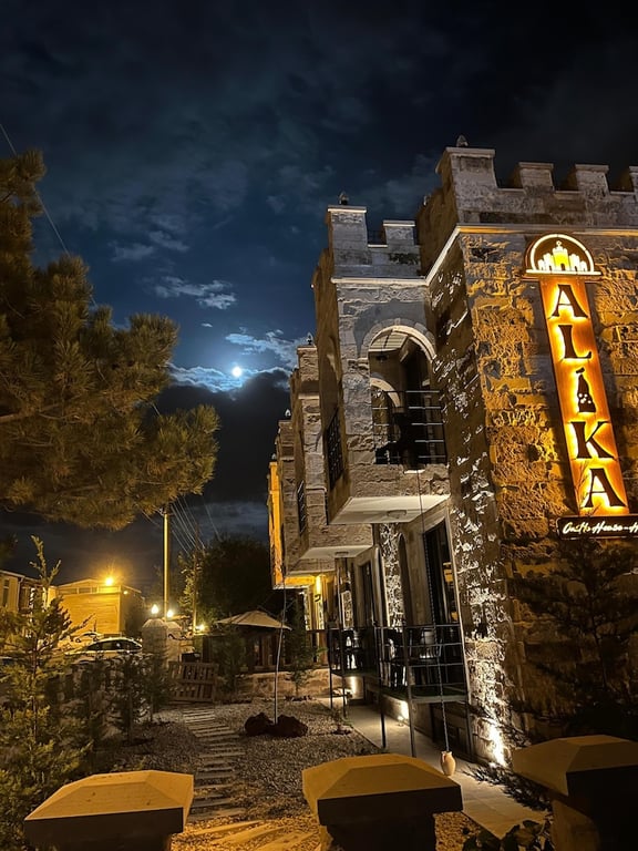 Alika Castle House (No Front Desk)