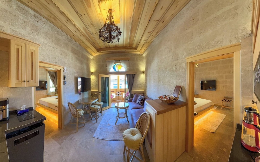 Konak Ballica (The Front Desk Is Open Daily From 10:00 Am Midnight)