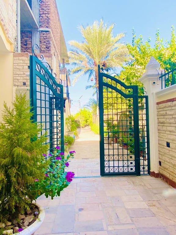 Spring Hotel Luxor