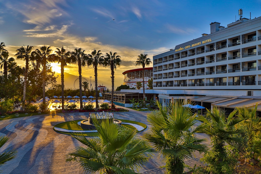Nashira City Resort Hotel (also Known As Grida City)(does Not Accept Men Only Bookings)