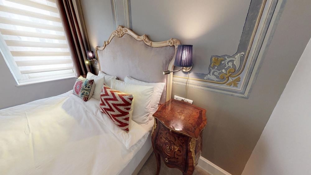 Faik Pasha Suites And Apartments