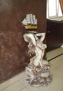 Ekol Hotel