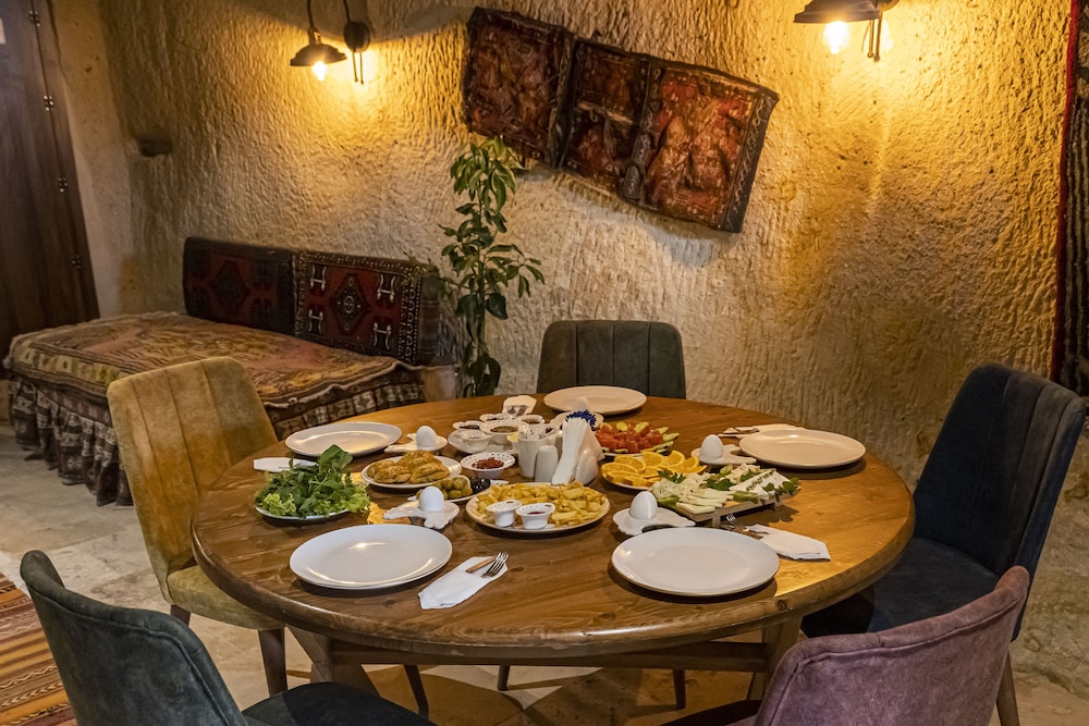 Feris Cave Hotel