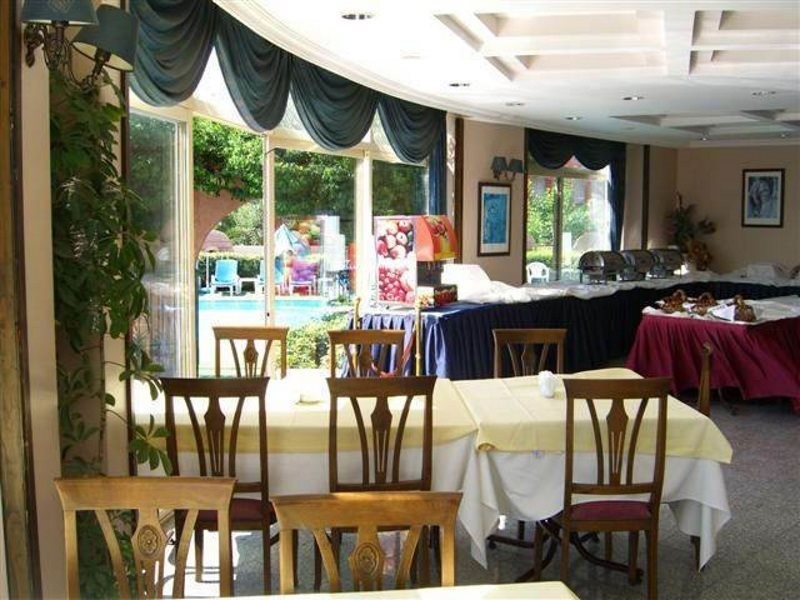 Riviera Suite