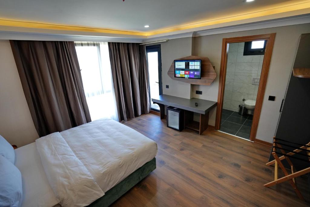 Shelton Airport Hotel