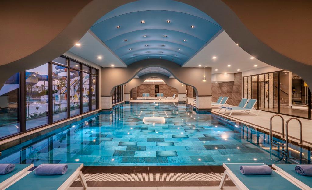 Diamond De Luxe Hotel Spa (62km Away From Antalya)