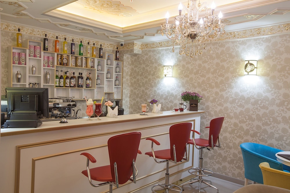 Empire Suite Hotel