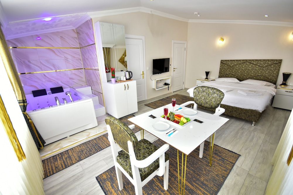 Loca Suit Otel (37Km Away From Istanbul)