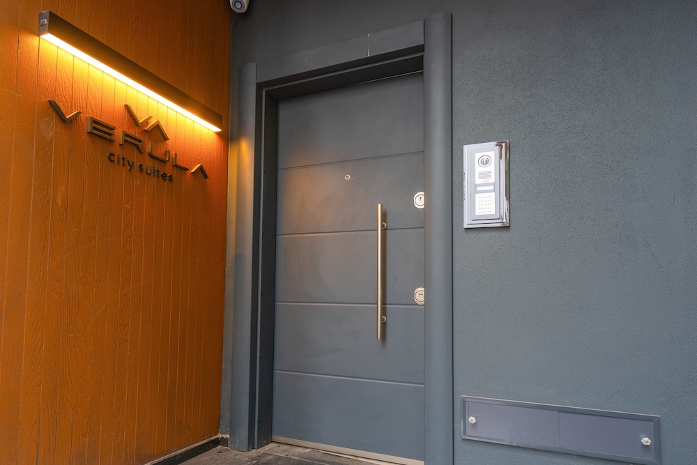 Verula City Suites