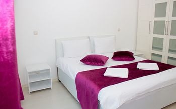 Flora D And D Suites