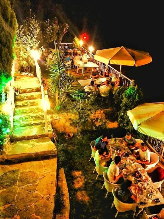 Babi Zer Konaklama Ve Restoran
