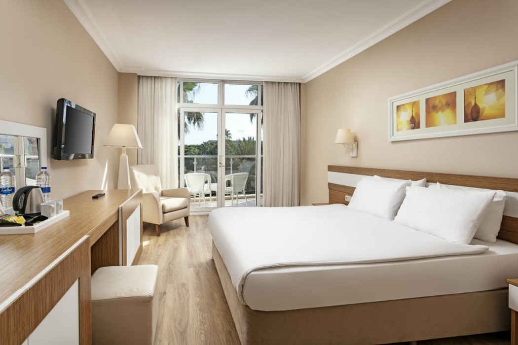 Dobedan World Palace Hotel (Ex Brand Alva Donna World Palace) (50 Km Away From Antalya)