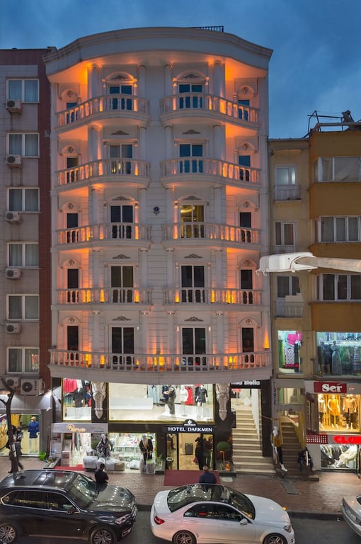 Darkmen 2 Hotel (Also Known As Darkmen Boutique Hotel)