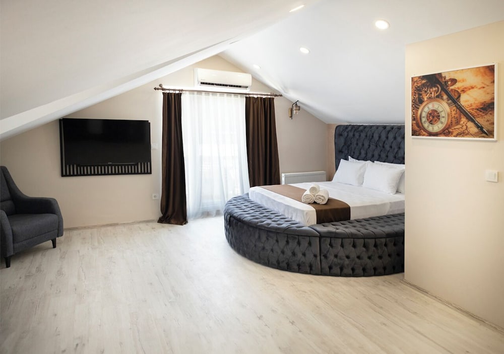 Monezza Maltepe Rezidans(Also Known As Monezza Hotel Maltepe)(26Km Away From Istanbul)