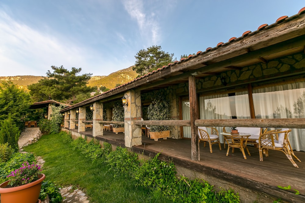 Olympos Mountain Lodge (70km Away From Antalya)