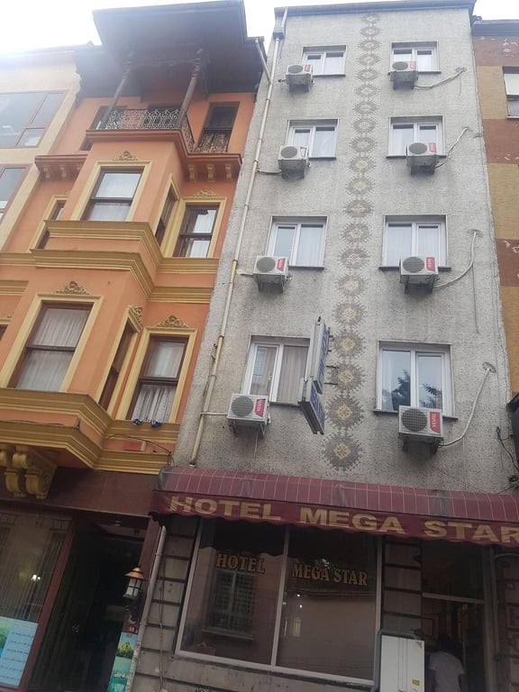 Ista Palace