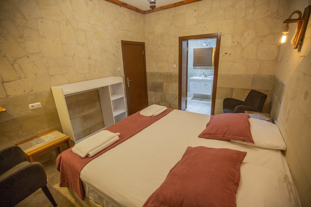 Capiedra Hotel