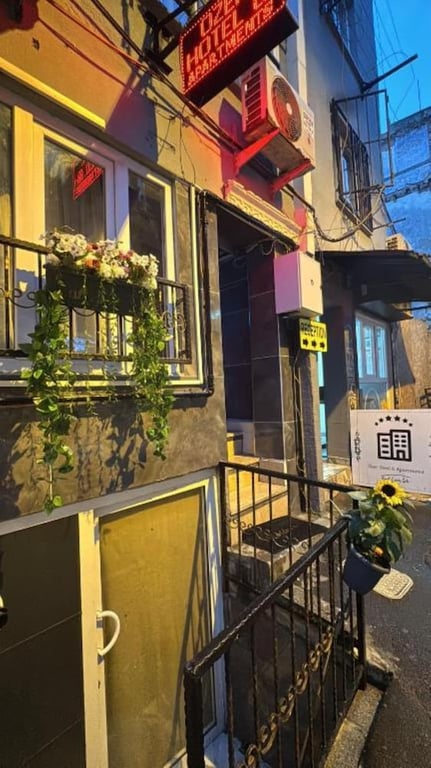 Özer Hotel & Apartments
