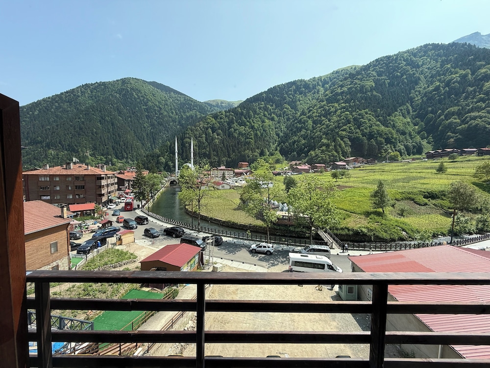 Mavro Uzungol