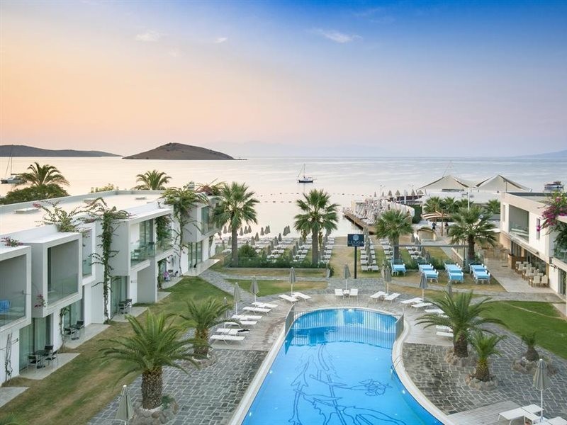 Lugga Boutique Beach Hotel