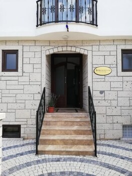 Bozcaada Ersin Konak (Also Known As Butik Otel)