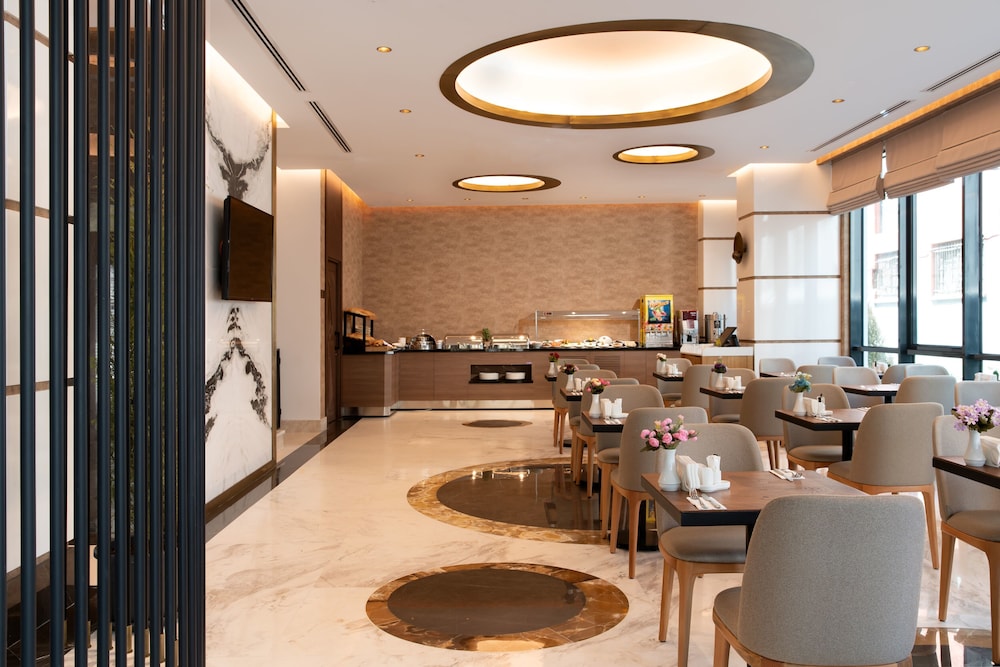 Gleam Bomonti Hotel (Also Known As Febor Istanbul Bomonti Hotel And Spa)