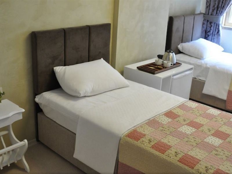 Emirtimes Hotel Kadikoy(Also Known As Zirve Hotel)