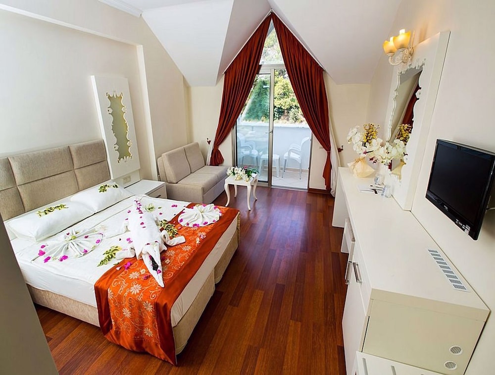 Miramor Hotel Resort And Spa All İnclusive Plus (50Km Away From Antalya)
