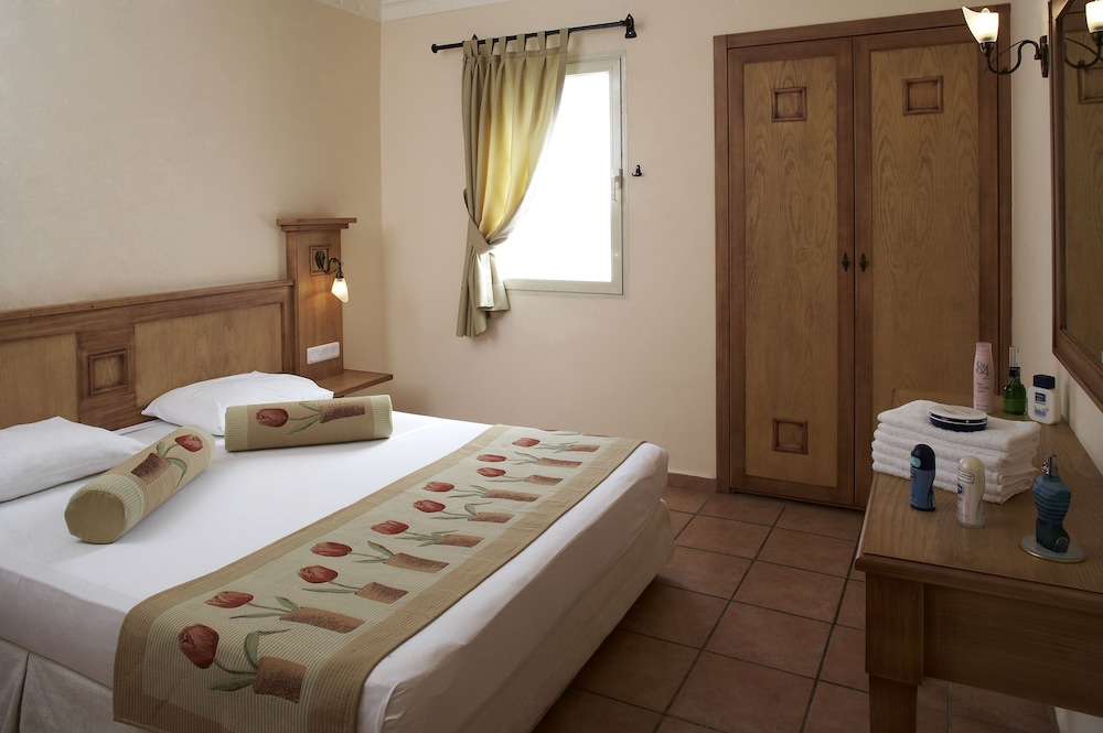 Club Anastasia Family Hotel(also Known As Club Anastasia Hotel/club Anastasia Apart)