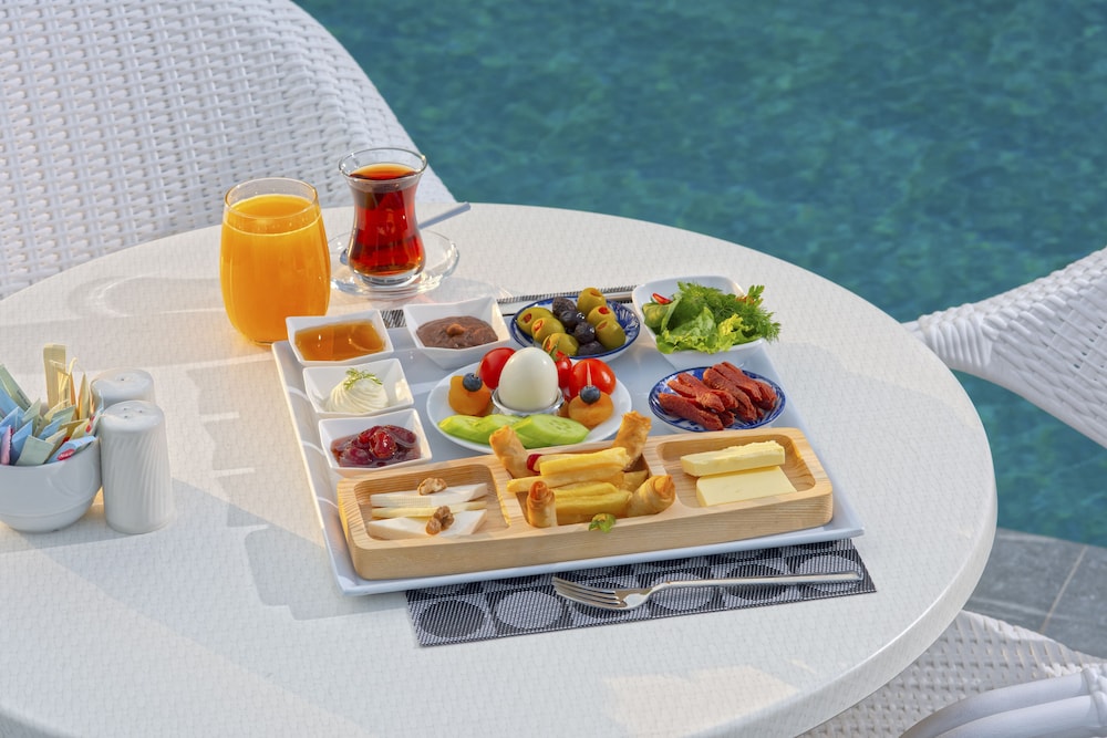 A Suite Side (71Km Away From Antalya)