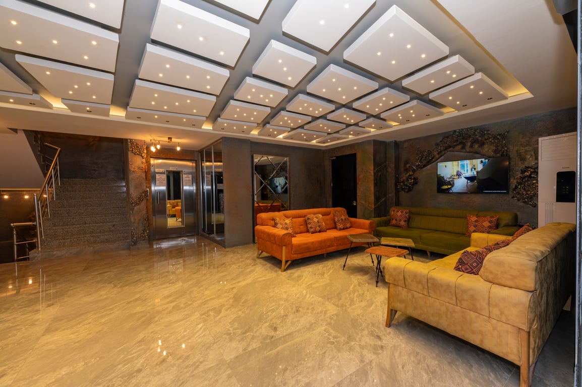 White Palace Hotel