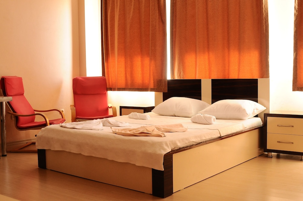 Mina Apart Otel (19km Away From Antalya)