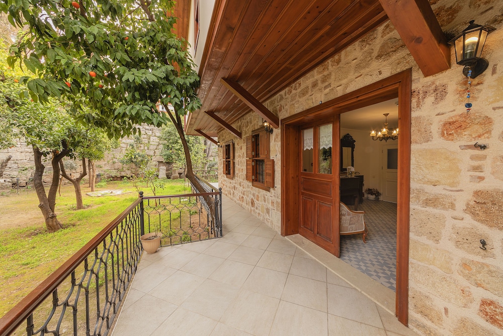 Zemira Garden Hotel