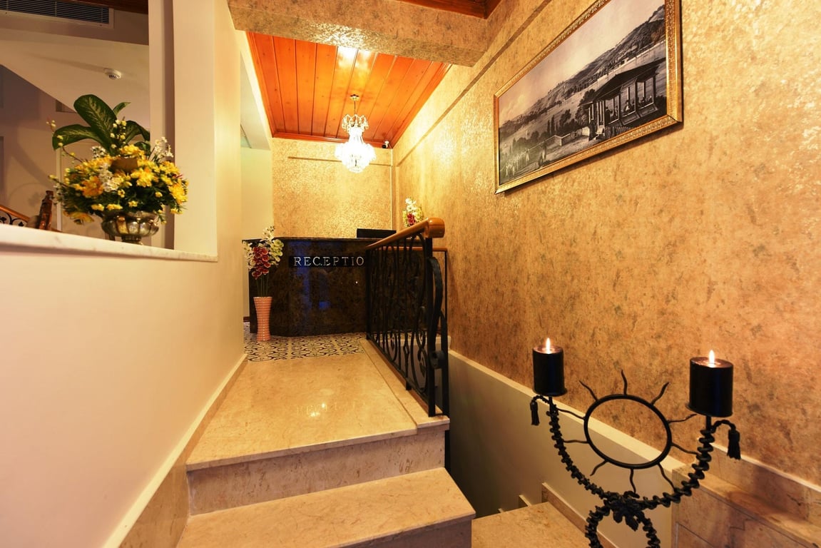 Elyka Hotel