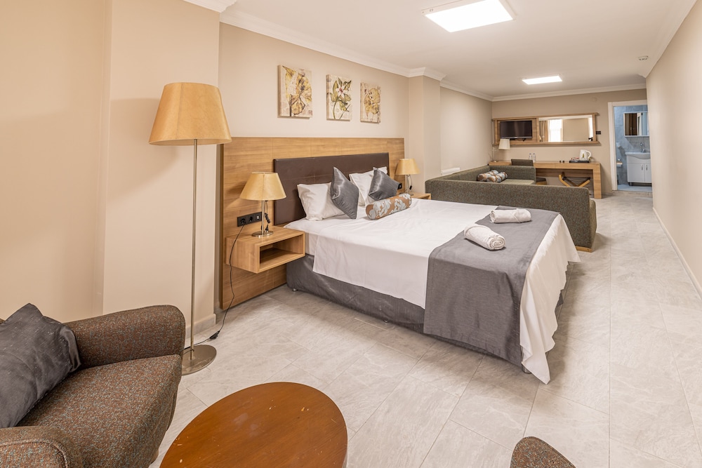 Blue Park Hotel
