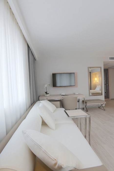 The Gate Atasehir Finance Centre(Also Known As Gate 30 Suites/ Balsamo Hotel Suites)
