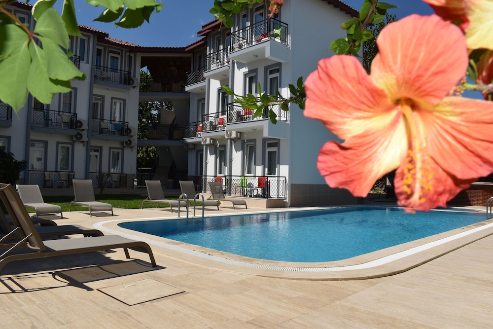 Akin Apart And Hotel (50km Away From Antalya)